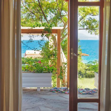 Beekeeper's House By The With Boat & Bikes 别墅 Ligia (Corinthia)