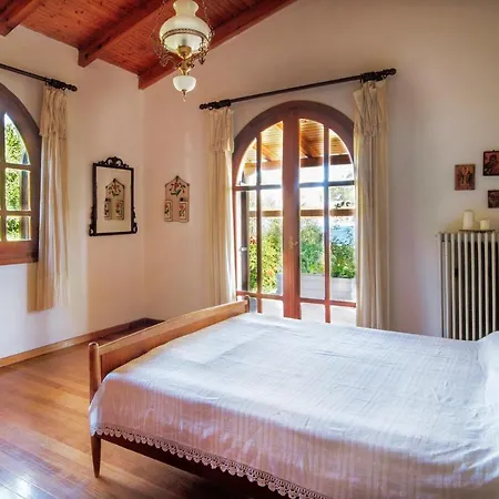 Beekeeper's House By The With Boat & Bikes Villa *