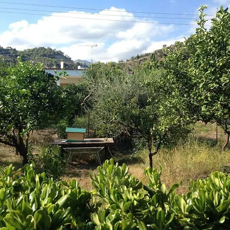 Beekeeper's House By The With Boat & Bikes * Ligia (Corinthia)